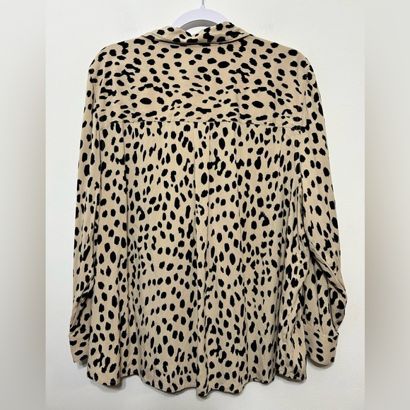 New! Chicos Silky Soft Cheetah Print Utility Button Up Blouse - Picture 11 of 14